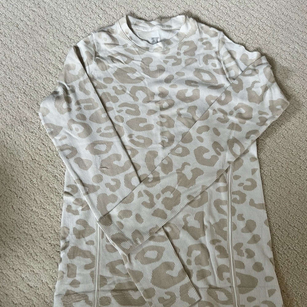 Sweaty Betty Beige Leopard Long Sleeve Top